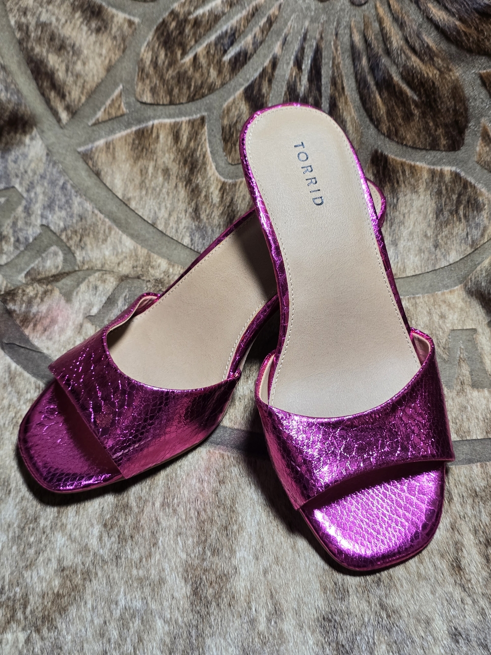 Torrid 10W Metallic Pink Slide Sandals